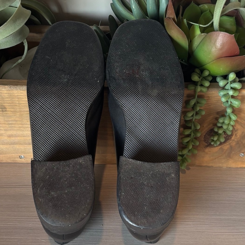 Black Granny Button Ankle Boots Leather Uppers. (9) Like New - Picture 5 of 9
